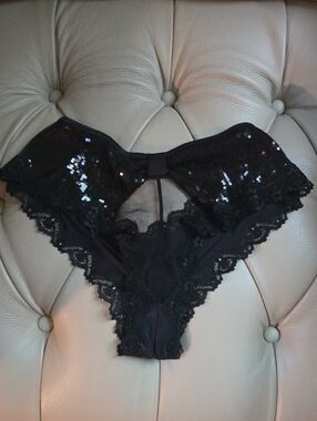 Victoria’s Secret Black Lace Sequin Cheeky Panties NWT Medium